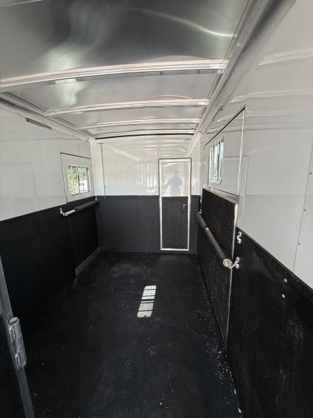 Consignment 2025 Exiss Trailers 2+1 Gooseneck Horse Trailer