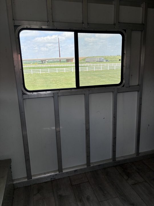 Used 2009 Cimarron Trailers 4H GN Horse Trailer