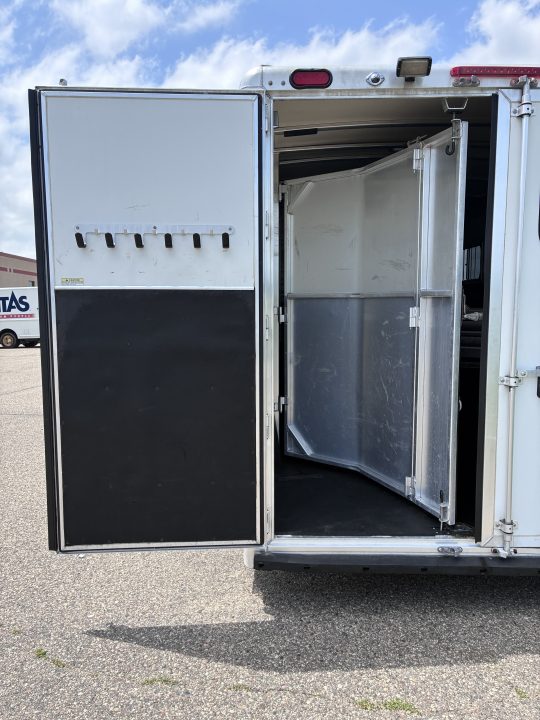 Used 2009 Cimarron Trailers 4H GN Horse Trailer