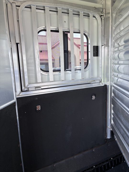 Used 2009 Cimarron Trailers 4H GN Horse Trailer