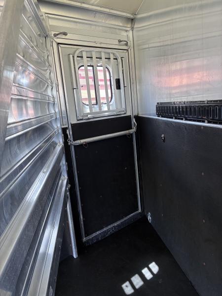 Used 2009 Cimarron Trailers 4H GN Horse Trailer