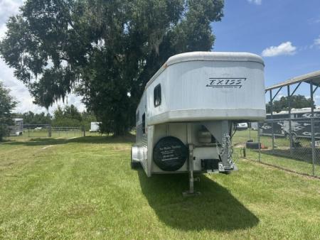 Used 2004 Exiss Trailers 3H 9' LQ Horse Trailers
