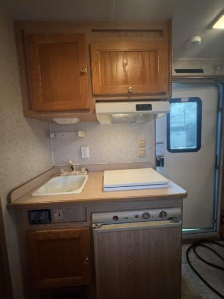 Used 2004 Exiss Trailers 3H 9' LQ Horse Trailers
