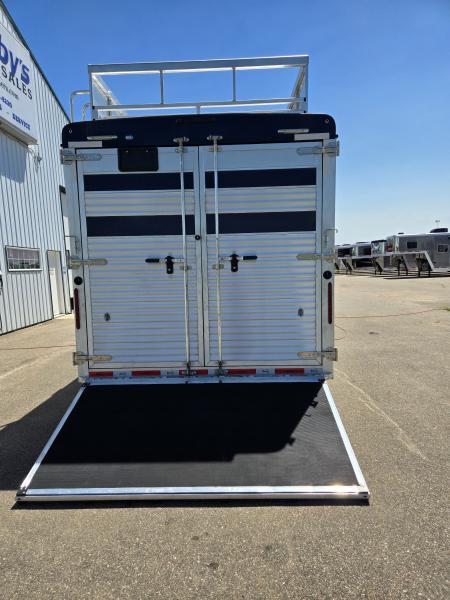 New 2027 Bison Trailers Trail Hand Horse Trailer