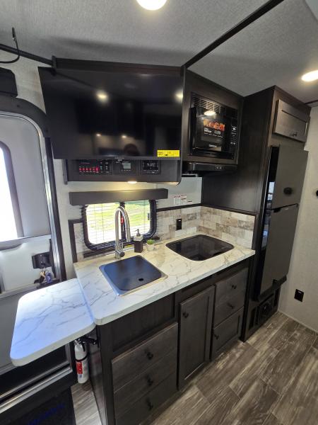New 2027 Bison Trailers Trail Hand Horse Trailer