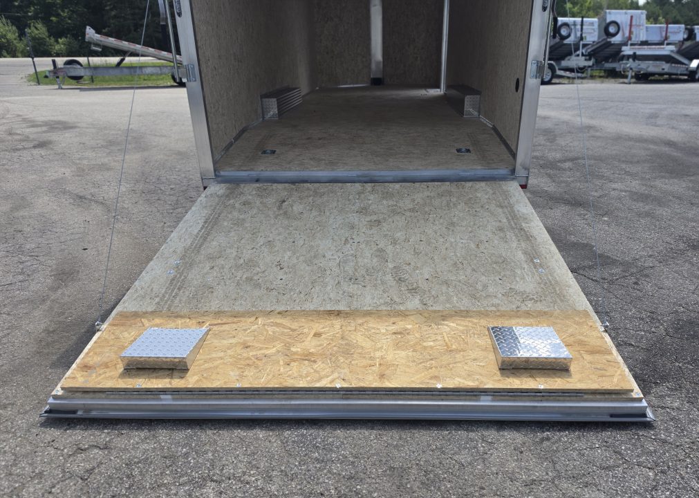 New 8 X 24 CAR HAULER ENCLOSED 2027 LIGHTNING ALL ALUMINUM 5200# AXLES