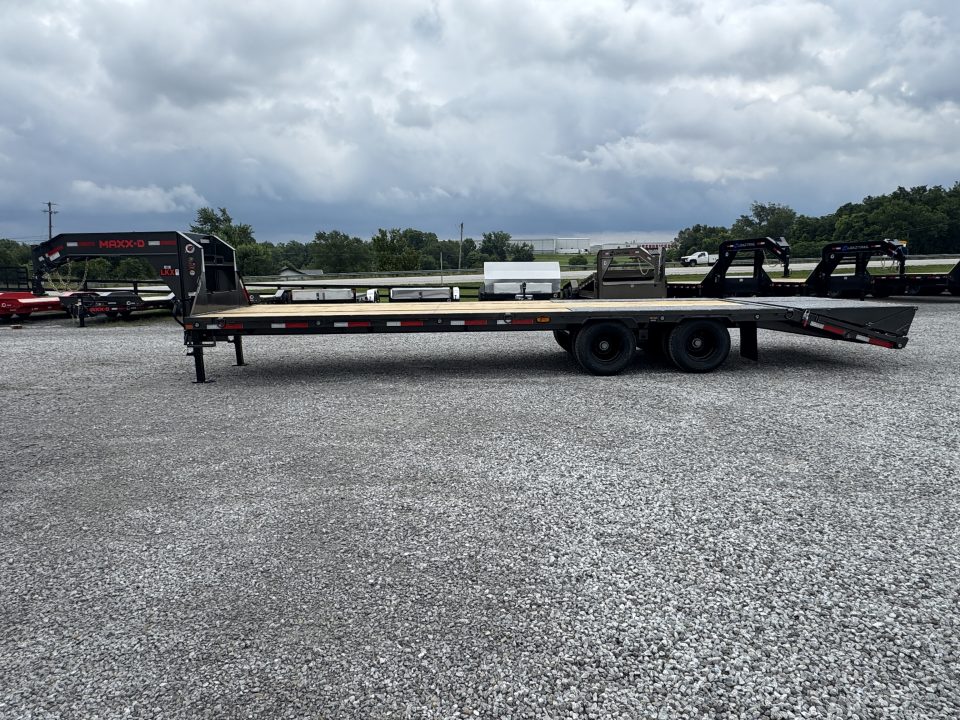 New 2027 MAXX-D LKX 102"x30" Dual Tandem Gooseneck Equipment Trailer