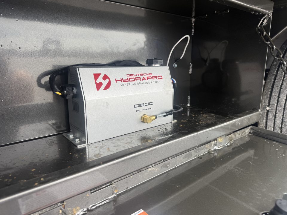 New 2027 MAXX-D YDK 32' Hydraulic Dovetail Gooseneck Equipment Trailer