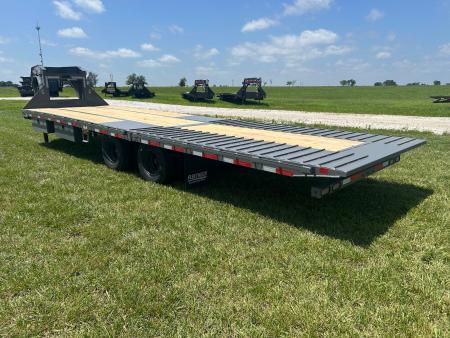 New 2026 Diamond C 102x30 Tandem 25.9K GN Pacesetter Hydrotail w/ Hydraulic Jacks, EOH Brakes, & Full Steel Cleats on Dove