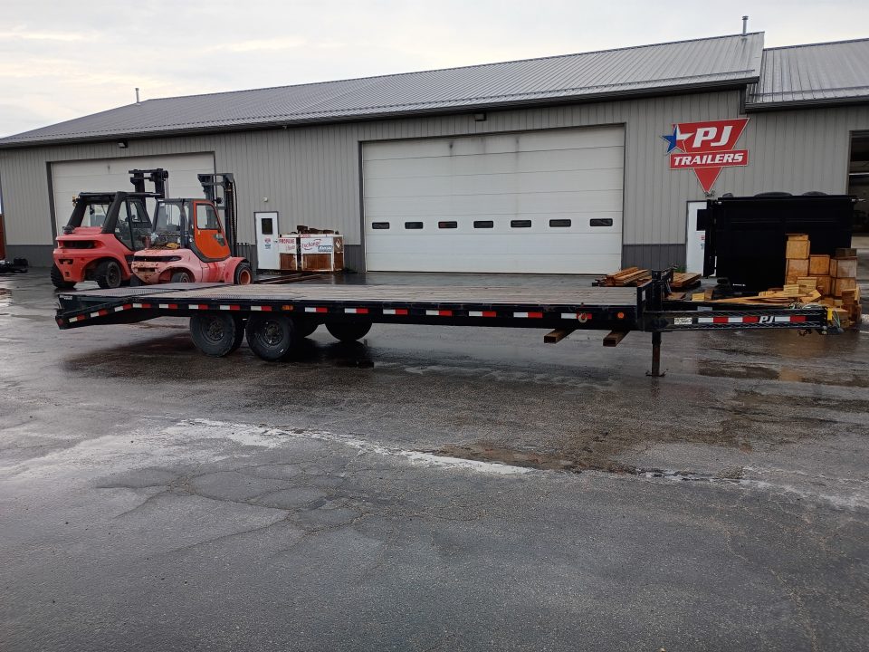 Used 2021 PJ Trailers F8 Equipment Trailer