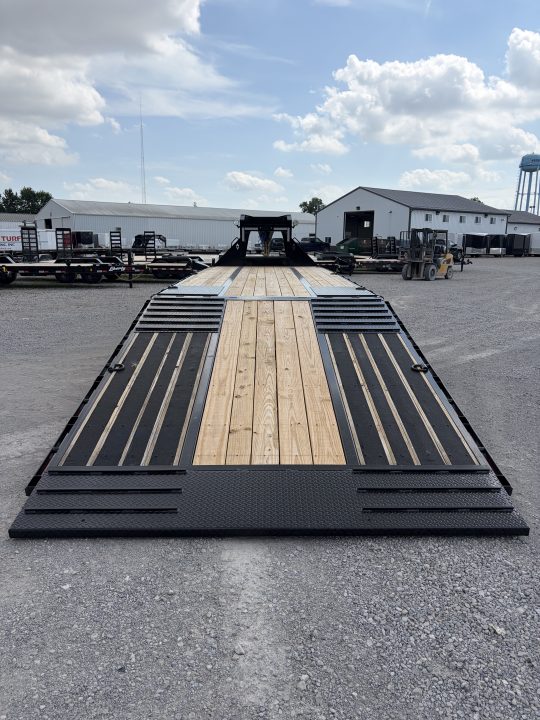 New 2026 Diamond C Trailers FMAX212L35X102HDT (102" X 35') 25.9K (Pacesetter Ed.) Hydraulic Dovetail Flatbed Trailer
