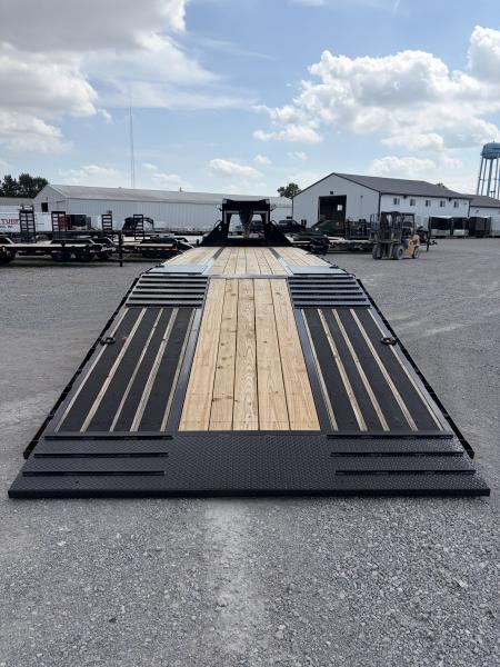 New 2026 Diamond C Trailers FMAX212L35X102HDT (102" X 35') 25.9K (Pacesetter Ed.) Hydraulic Dovetail Flatbed Trailer