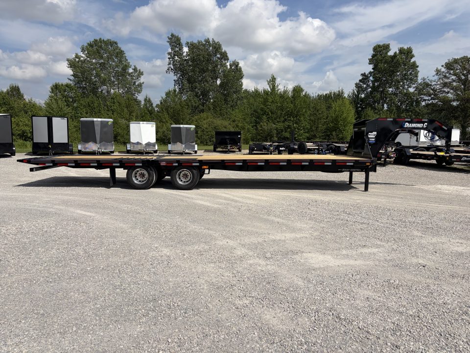 New 2026 Diamond C Trailers FMAX210L32X102HDT (32' X 102") 25K Hydraulic Dove Tail Flatbed Trailer