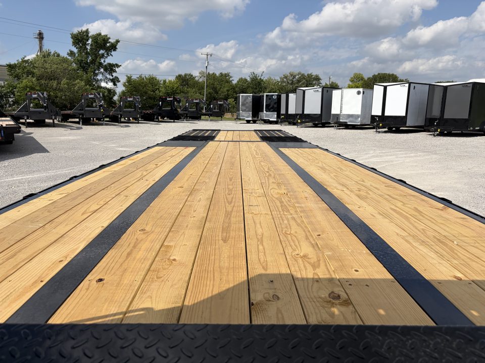 New 2026 Diamond C Trailers FMAX210L32X102HDT (32' X 102") 25K Hydraulic Dove Tail Flatbed Trailer
