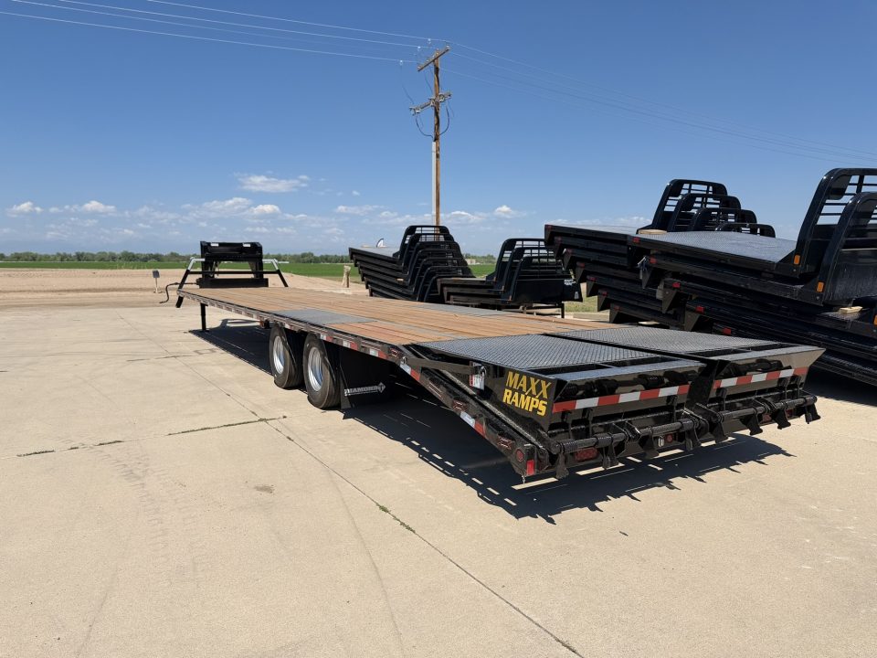 New 2026 Diamond T 8.5-40 Tandem Dual Gooseneck Deckover Equipment Hauler W/ MAXX Ramps and HDSS 25.9K GVWR
