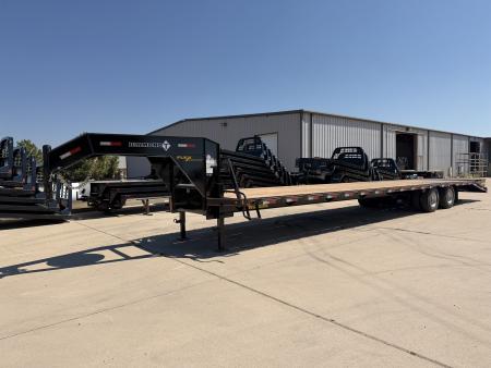 New 2026 Diamond T 8.5-40 Tandem Dual Gooseneck Deckover Equipment Hauler W/ MAXX Ramps and HDSS 25.9K GVWR
