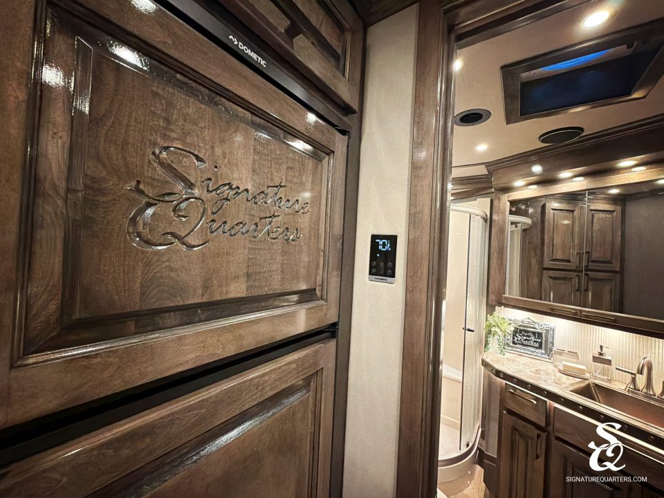 New 2027 Cimarron Trailers Norstar 3 Horse LQ Horse Trailer
