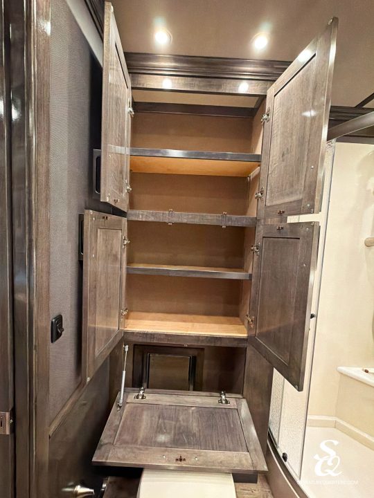 New 2027 Cimarron Trailers Norstar 3 Horse LQ Horse Trailer