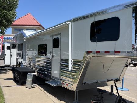 New 2027 Cimarron Trailers Norstar 3 Horse LQ Horse Trailer