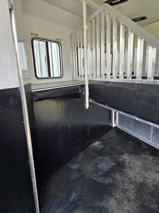 Used 2019 Bison Ranger 3 Horse Trailer