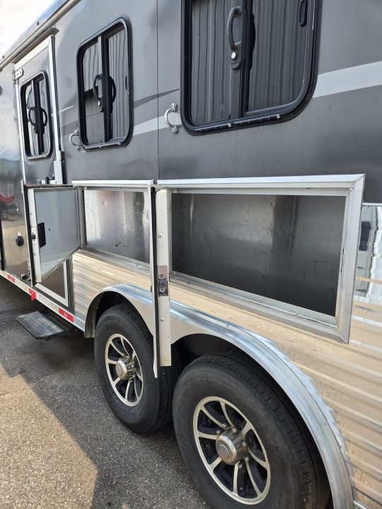 Used 2019 Bison Ranger 3 Horse Trailer