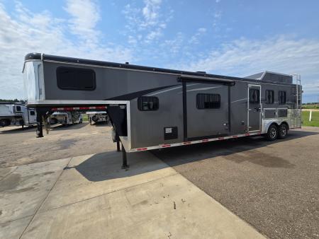 Used 2019 Bison Ranger 3 Horse Trailer
