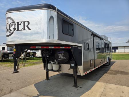 Used 2019 Bison Ranger 3 Horse Trailer