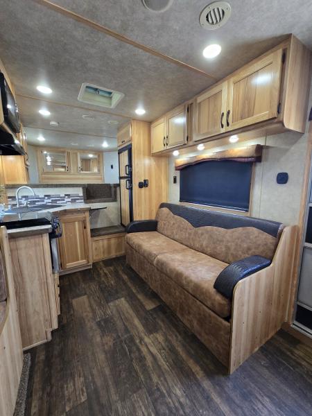 Used 2019 Bison Ranger 3 Horse Trailer