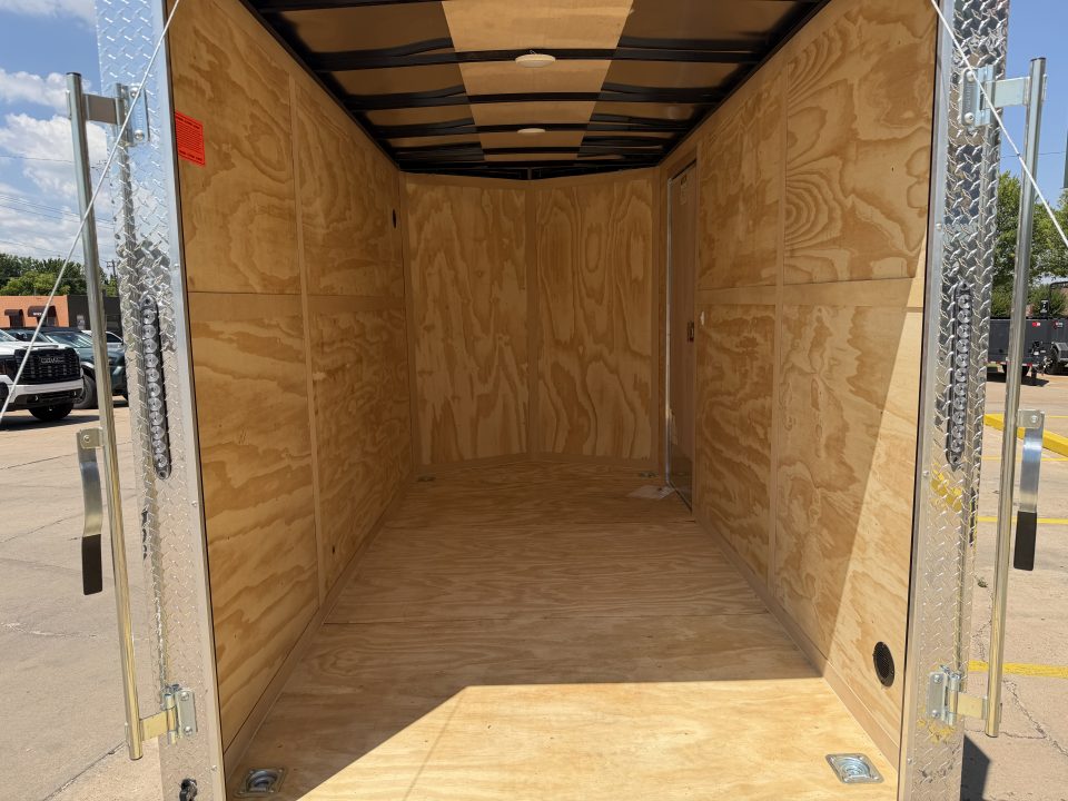 New #056632 2027 Forest River TA2 6 X 12 TANDEM AXLE 7K ENCLOSED W/ REAR RAMP DOOR