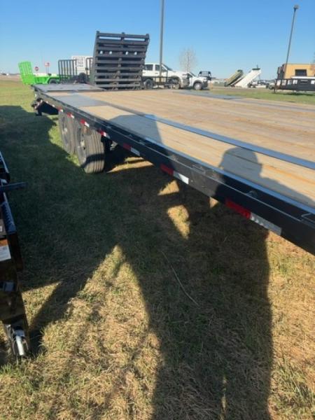 New 2027 Big Tex Trailers 14GN-30D5A Flatbed Trailer