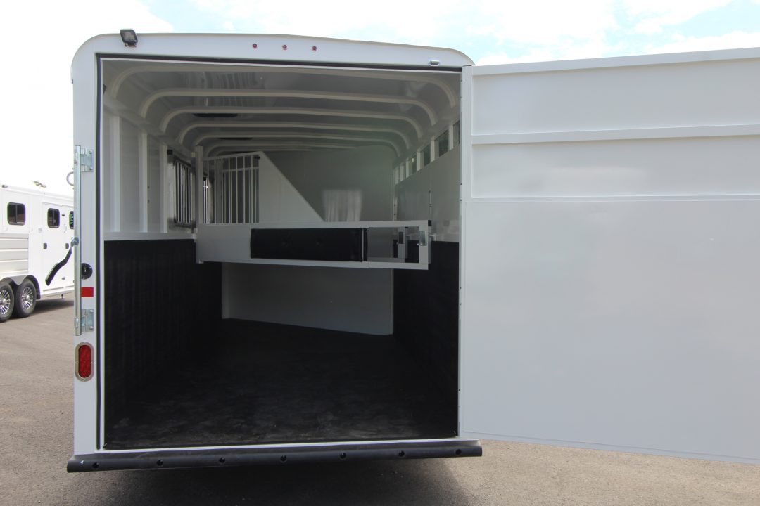 New 2027 Thuro-Bilt Shilo 3 Horse Trailer - 1ft added to horse area - Adjustable Dividers