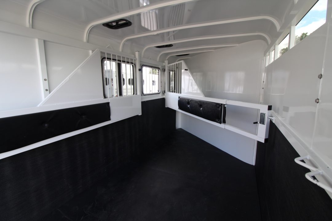 New 2027 Thuro-Bilt Shilo 3 Horse Trailer - 1ft added to horse area - Adjustable Dividers