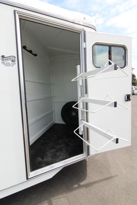 New 2027 Thuro-Bilt Shilo 3 Horse Trailer - 1ft added to horse area - Adjustable Dividers