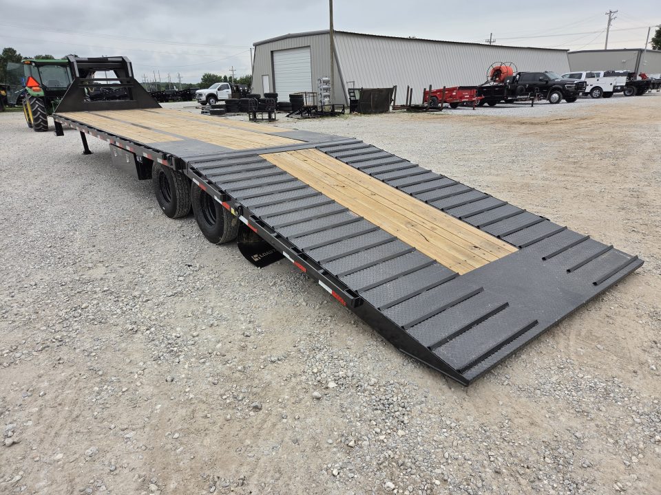 New 2026 Load Trail 102X36 TANDEM LO-PRO GOOSENECK W/12' CLETED HYDROTAIL HYDROJACKS & 14PLY TIRES
