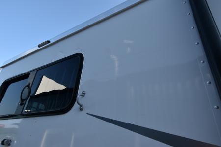Used 2020 Lakota CH27 Horse Trailer