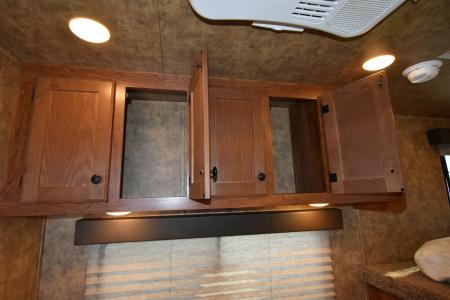 Used 2020 Lakota CH27 Horse Trailer