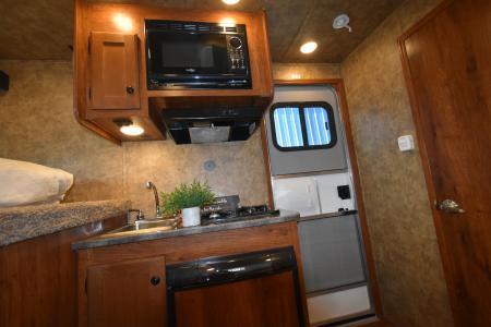 Used 2020 Lakota CH27 Horse Trailer