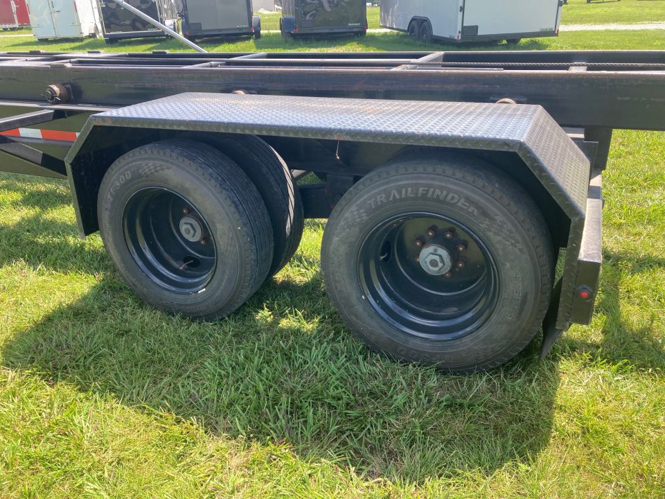 Used 2024 Texas Pride Trailers 83X20 TANDEM 25.9K GN ROLL OFF W/ WARN WINCH, HYDROJACKS, POWER TARP & WIRELESS REMOTE Roll Off