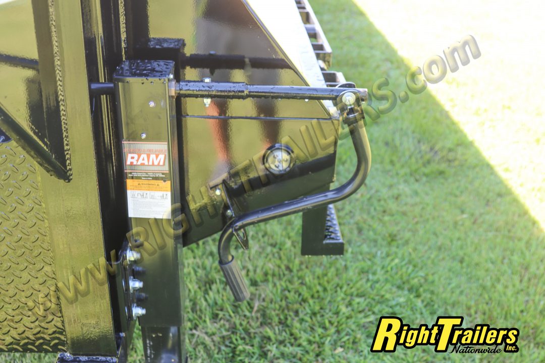 New 2027 8.5X40 MAXX-D GOOSENECK EQUIPMENT TRAILER
