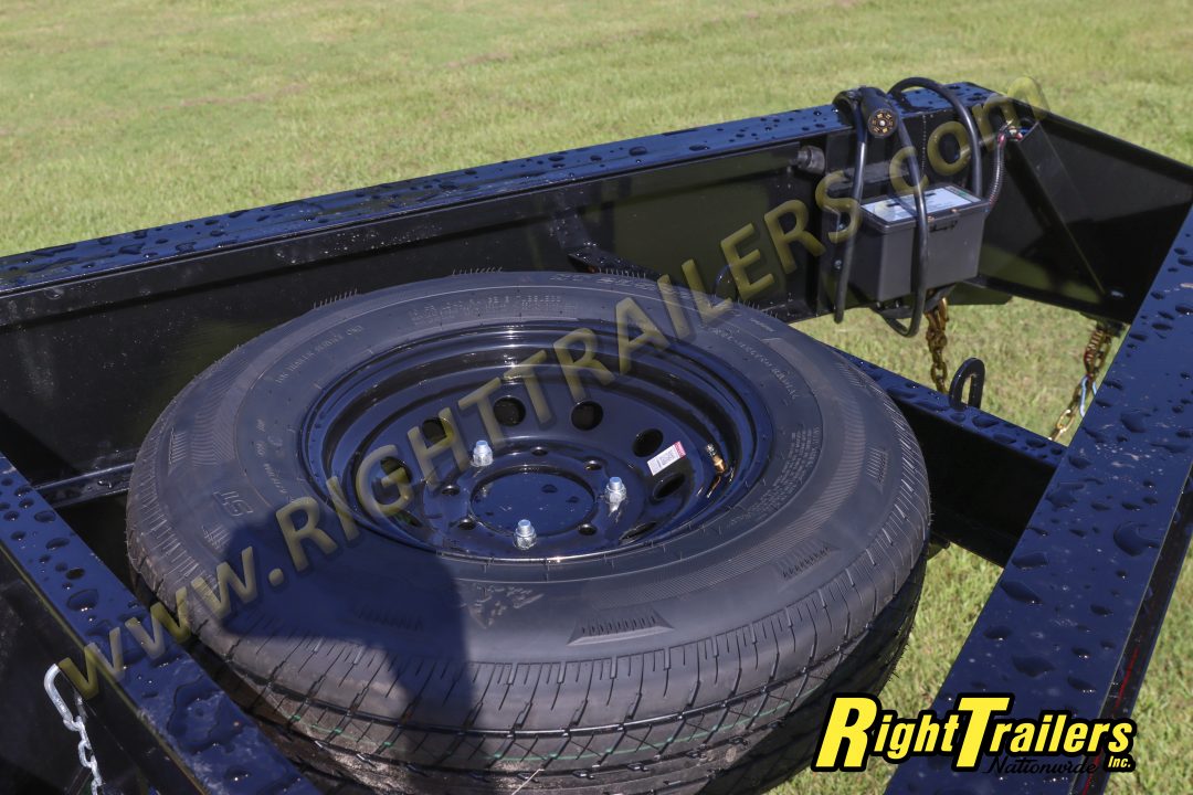 New 2027 8.5X40 MAXX-D GOOSENECK EQUIPMENT TRAILER