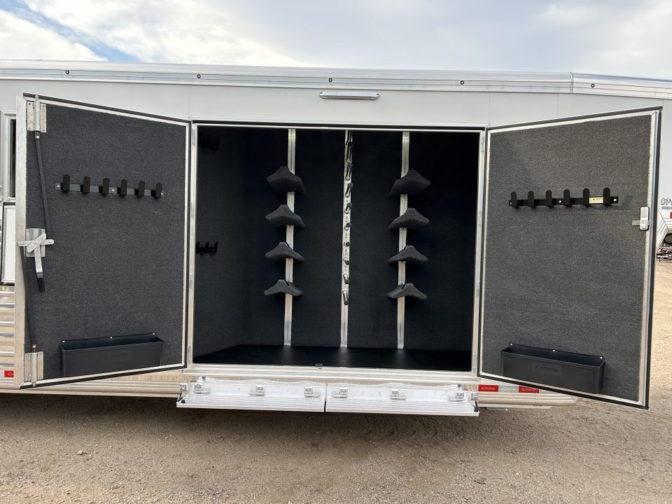 New 2027 Cimarron Trailers 6 Horse Norstar Slant Trainer Trailer