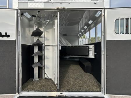 New 2027 Cimarron Trailers 6 Horse Norstar Slant Trainer Trailer