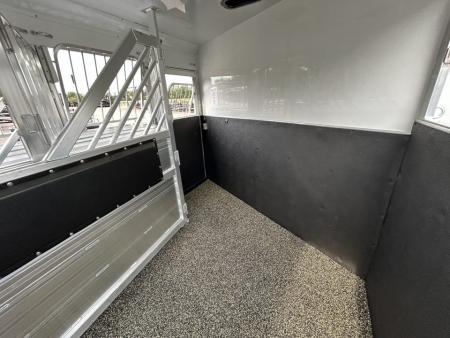 New 2027 Cimarron Trailers 6 Horse Norstar Slant Trainer Trailer
