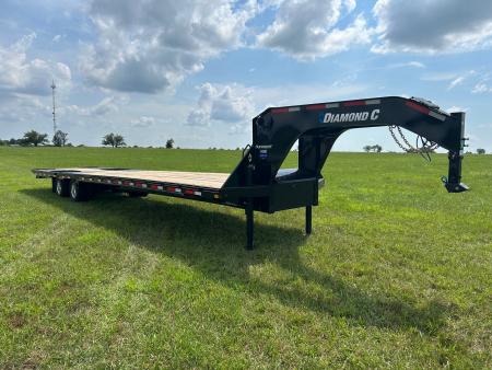 New 2026 Diamond C 102x40 Tandem 25.9K GN Pacesetter Hydrotail w/ Hydraulic Jacks, EOH Brakes, & Aluminum Wheels