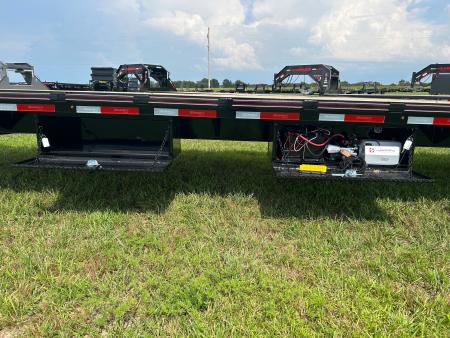 New 2026 Diamond C 102x40 Tandem 25.9K GN Pacesetter Hydrotail w/ Hydraulic Jacks, EOH Brakes, & Aluminum Wheels