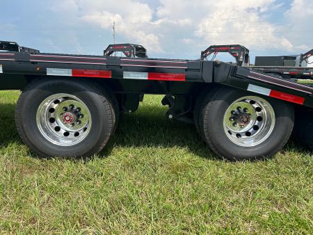 New 2026 Diamond C 102x40 Tandem 25.9K GN Pacesetter Hydrotail w/ Hydraulic Jacks, EOH Brakes, & Aluminum Wheels