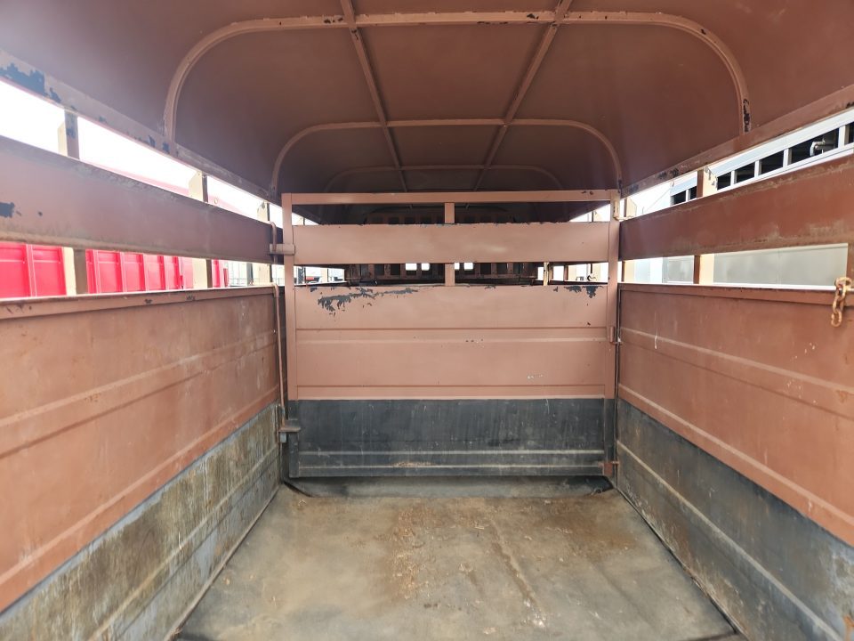 Used 2003 J&J STOCK 18'