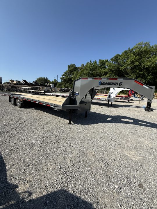 New 2026 Diamond C FMAX 210 30’ Flatbed Trailer, HYDRAULIC JACKS AND DOVETAIL, ALUMINUM OUTER WHEELS, 14 PLY TIRES