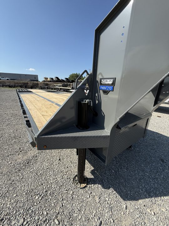 New 2026 Diamond C FMAX 210 30’ Flatbed Trailer, HYDRAULIC JACKS AND DOVETAIL, ALUMINUM OUTER WHEELS, 14 PLY TIRES