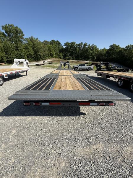 New 2026 Diamond C FMAX 210 30’ Flatbed Trailer, HYDRAULIC JACKS AND DOVETAIL, ALUMINUM OUTER WHEELS, 14 PLY TIRES